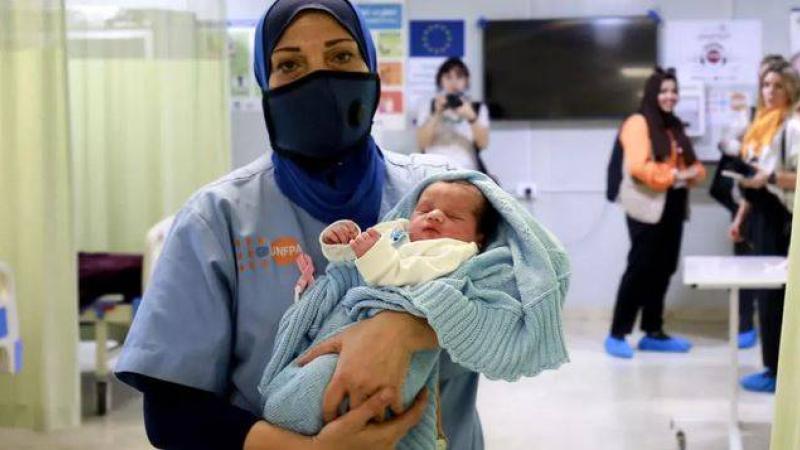 مسؤولة أممية: سياسات ترامب تدمر الصحة الإنجابية عالمياً