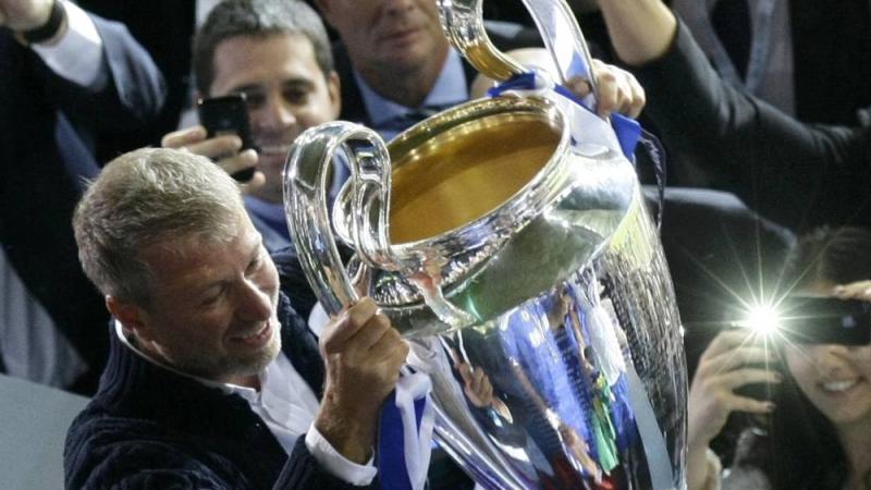 أبراموفيتش يحمل لقب أوروبا في 2012