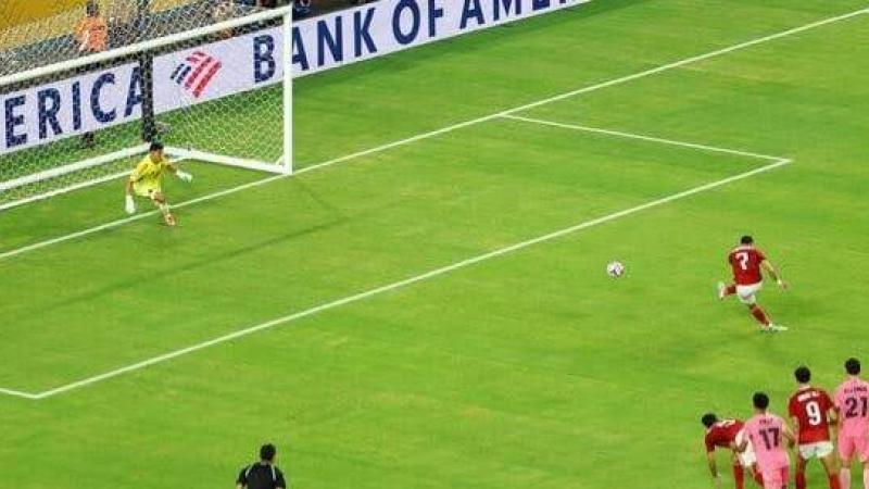 تريزيجيه يمنع زيزو من تسديد ركلة الجزاء في مباراة الأهلي ضد إنتر ميامي