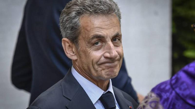 تجريد الرئيس الفرنسي السابق ساركوزي من وسام جوقة الشرف