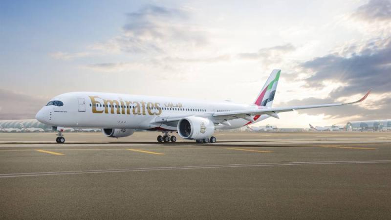 طائرة طيران الإمارات A350