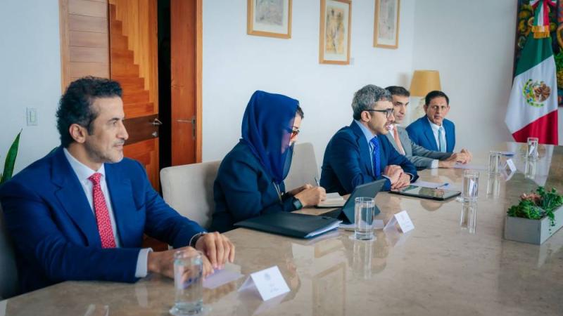 عبدالله بن زايد يبحث مع وزير خارجية المكسيك تعزيز العلاقات الثنائية