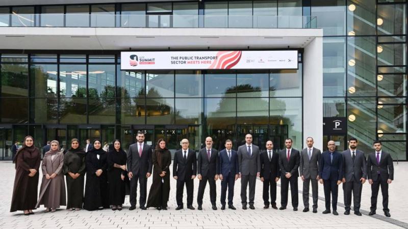 «طرق دبي» تتسلم علم استضافة القمة العالمية للمواصلات العامة 2026
