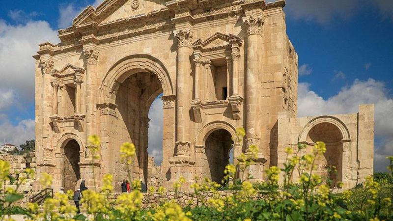 ترميم وصيانة آثار جرش
