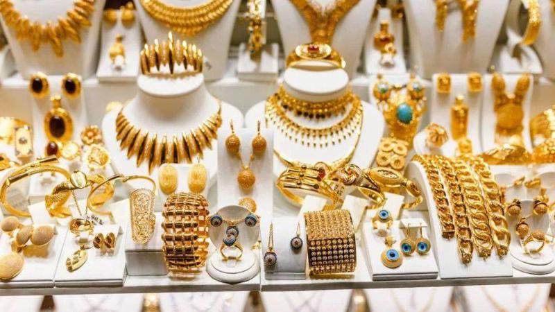أسعار الذهب في مصر اليوم الجمعة.. الجنيه الذهب يواصل الصعود