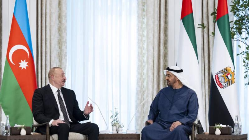  محمد بن زايد خلال مباحثاته مع رئيس أذربيجان