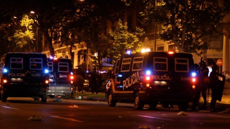 اندلاع اشتباكات عنيفة بين جماعات يمينية متطرفة ومهاجرين في إسبانيا