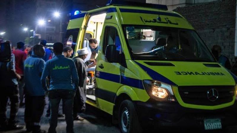 موكب زفاف تحول إلى جنازة.. مصرع 4 وإصابة 15 بحادث مروع في مصر