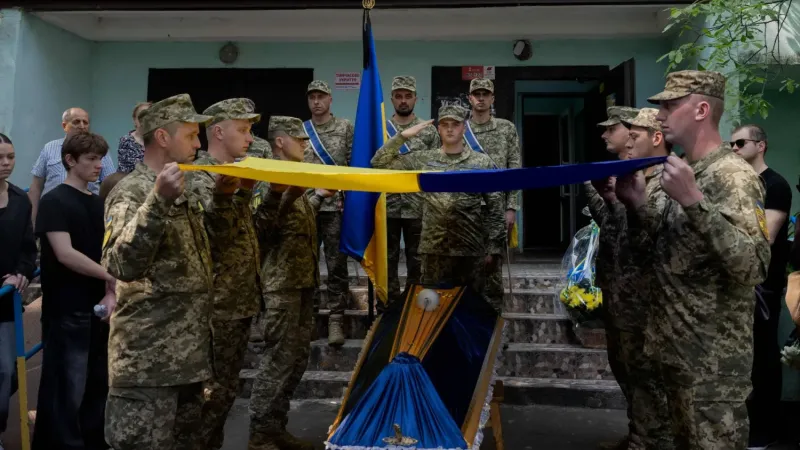 روسيا تسلّم أوكرانيا جثث ألف جندي