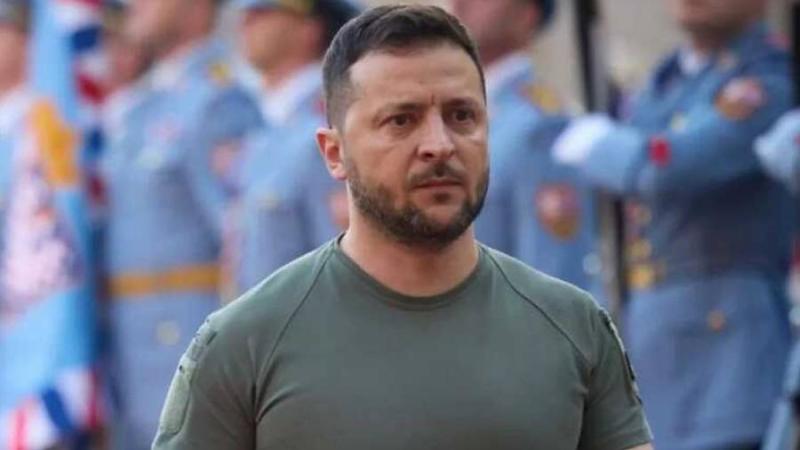 زيلينسكي: روسيا هاجمتنا بـ330 صاروخاً ومسيّرة