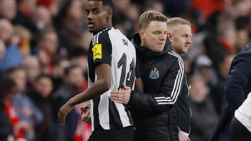 هاو مع هدافه ايزاك