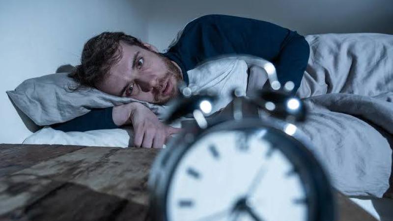 لماذا يشعر البعض بالتعب رغم النوم الكافي؟ إليك التفسير الطبي