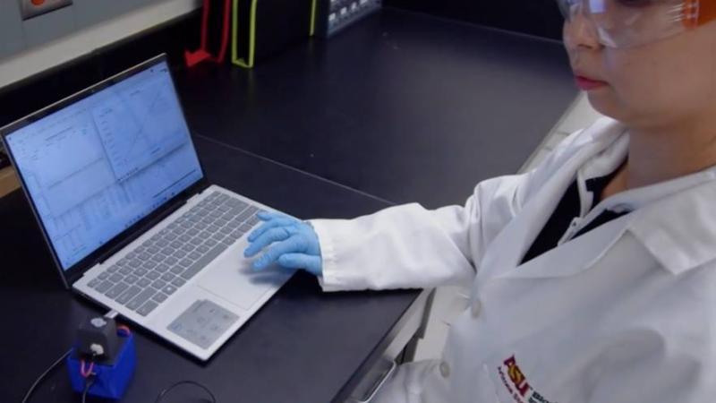 جسيمات نانو ذهبية تكشف الأمراض من قطرة دم في 15 دقيقة