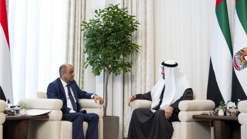 محمد بن زايد: نهج الإمارات ثابت في دعم تطلعات الشعب اليمني نحو التنمية والاستقرار