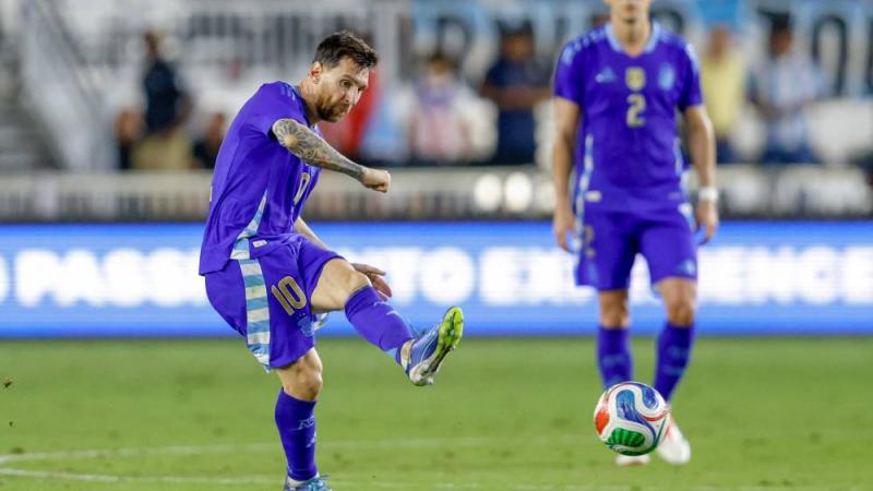 ميسي صنع هدفين في الفوز على بورتريكو