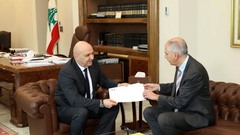 عون والسفير الفرنسي