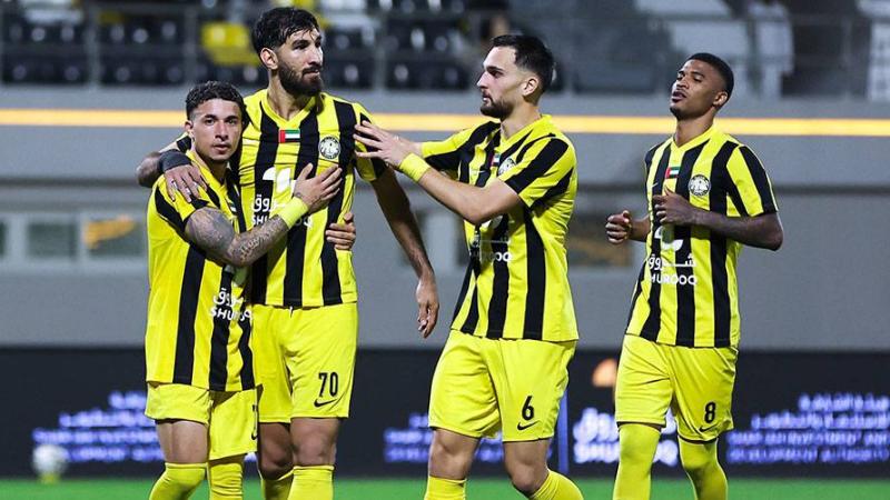 فرحة لاعبي كلباء