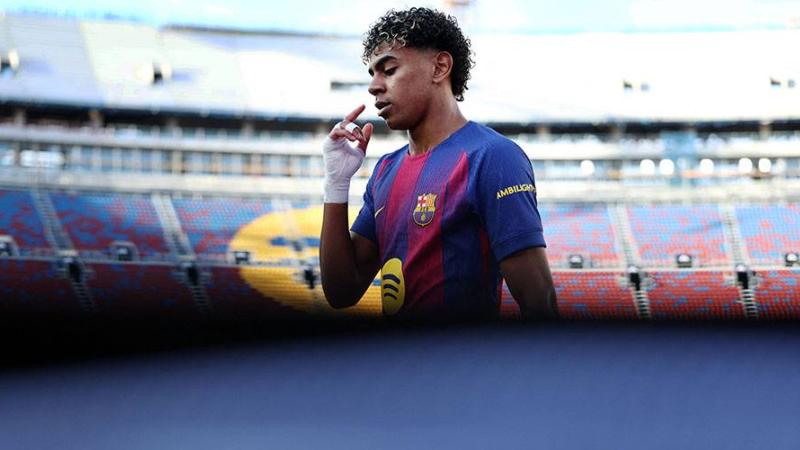 يامال لحظة خروجه بالدقيقة 88