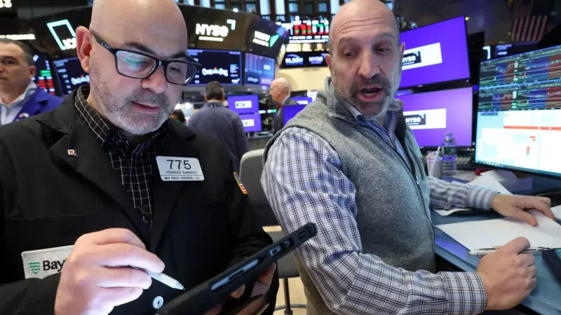 «وول ستريت» تتعافى بزخم «التكنولوجيا» و«الرقائق»