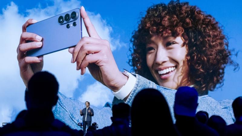 من فعالية سامسونغ لإطلاق غالاكسي إس 26