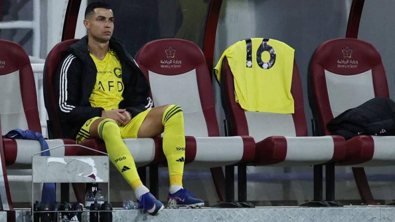 رونالدو على الدكة