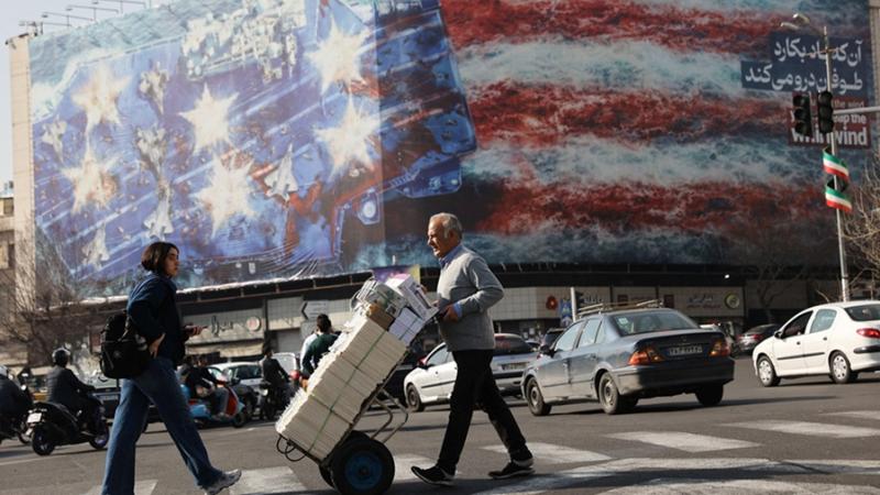 لوحة إعلانية مناهضة للولايات المتحدة في طهران 
