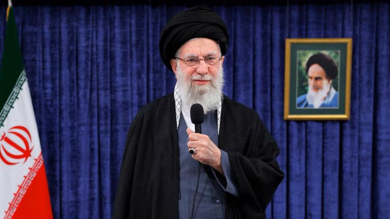 علي الخامنئي