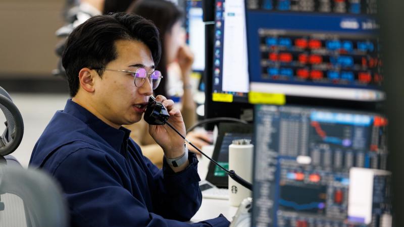 متعامل في أسواق المال بكوريا الجنوبية