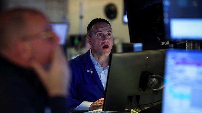 متعامل في بورصة نيويورك