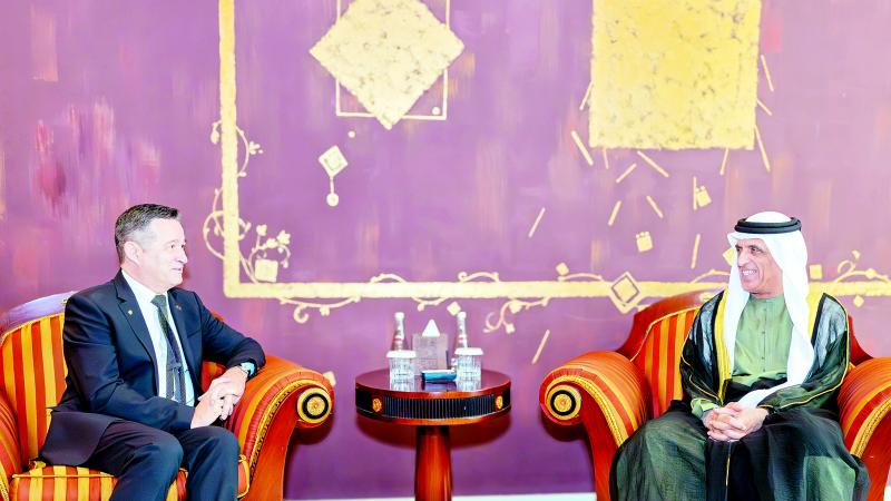  سعود بن صقر خلال استقباله سفير الاتحاد السويسري 