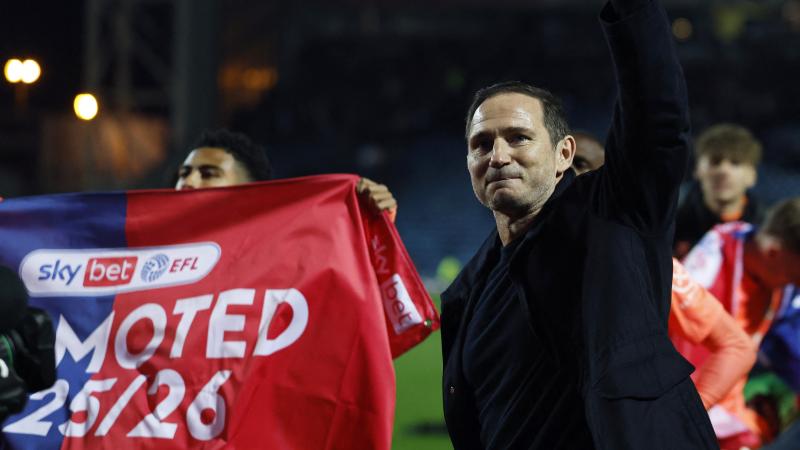 لامبارد يحتفل