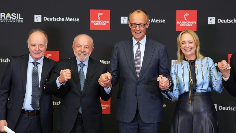 المستشار الألماني والزعيم البرازيلي في افتتاح معرض هانوفر 