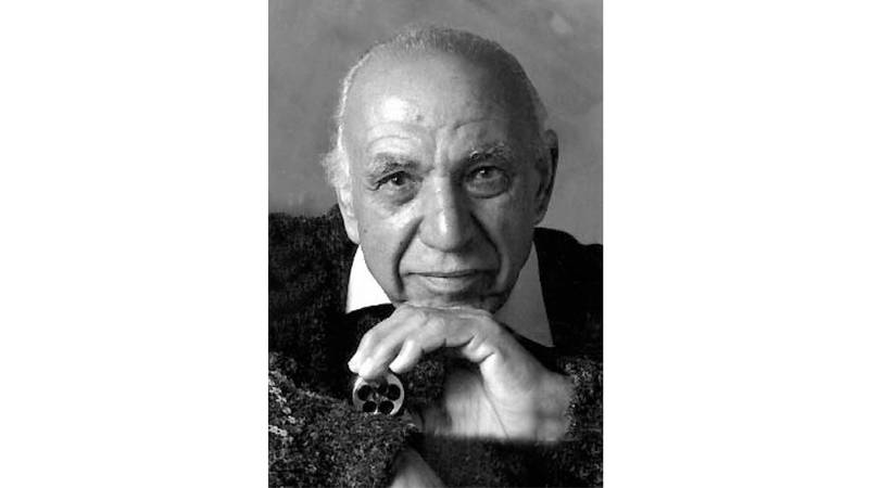 صلاح أبو سيف الرواية رئة السينما صحيفة الخليج