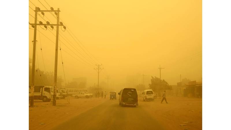 عاصفة ترابية تضرب أجزاء واسعة من مصر والسودان صحيفة الخليج
