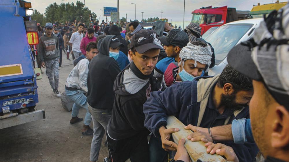 Iraqi demonstrations protesting the devaluation of the dinar 1501_7