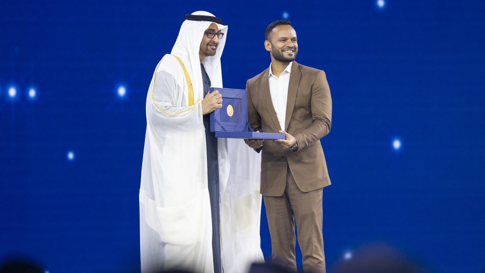 محمد بن زايد يكرم الفائزين بجائزة زايد للاستدامة 2025