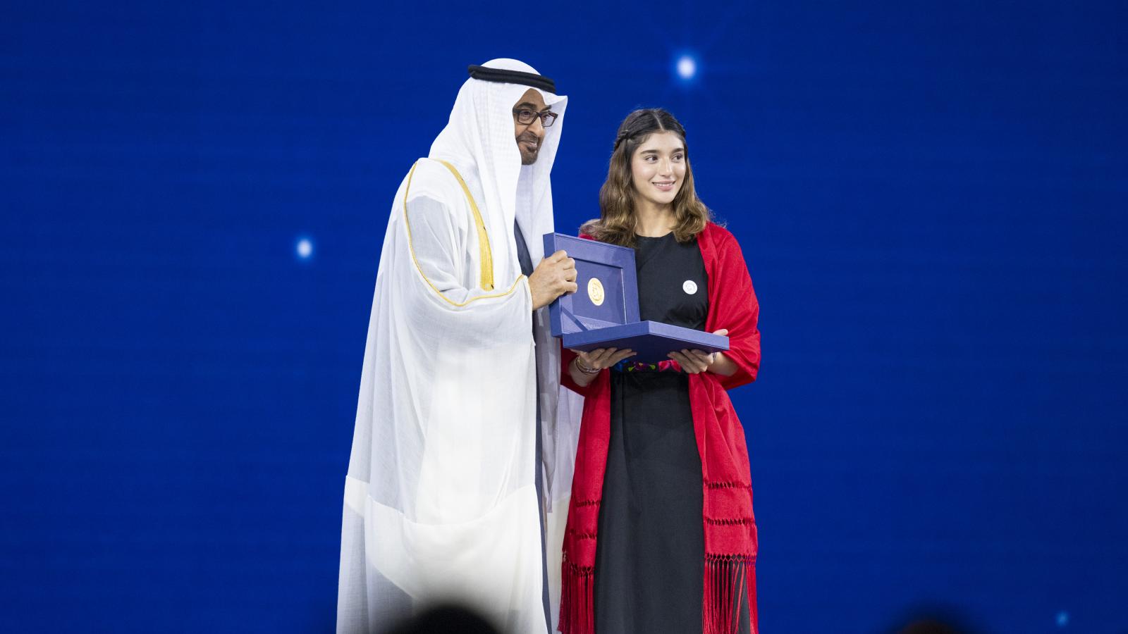 محمد بن زايد يكرم الفائزين بجائزة زايد للاستدامة 2025