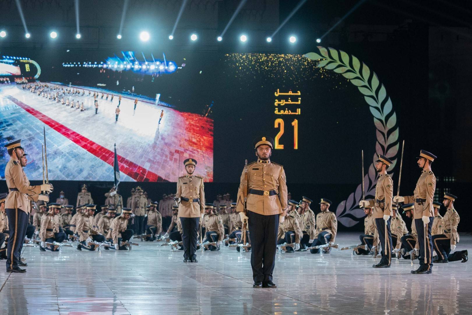 ولي عهد الشارقة يحضر حفل الشرطة