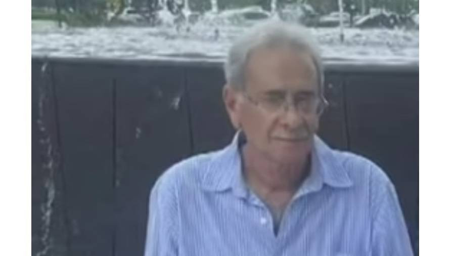 الزوج جون (73 عاماً )