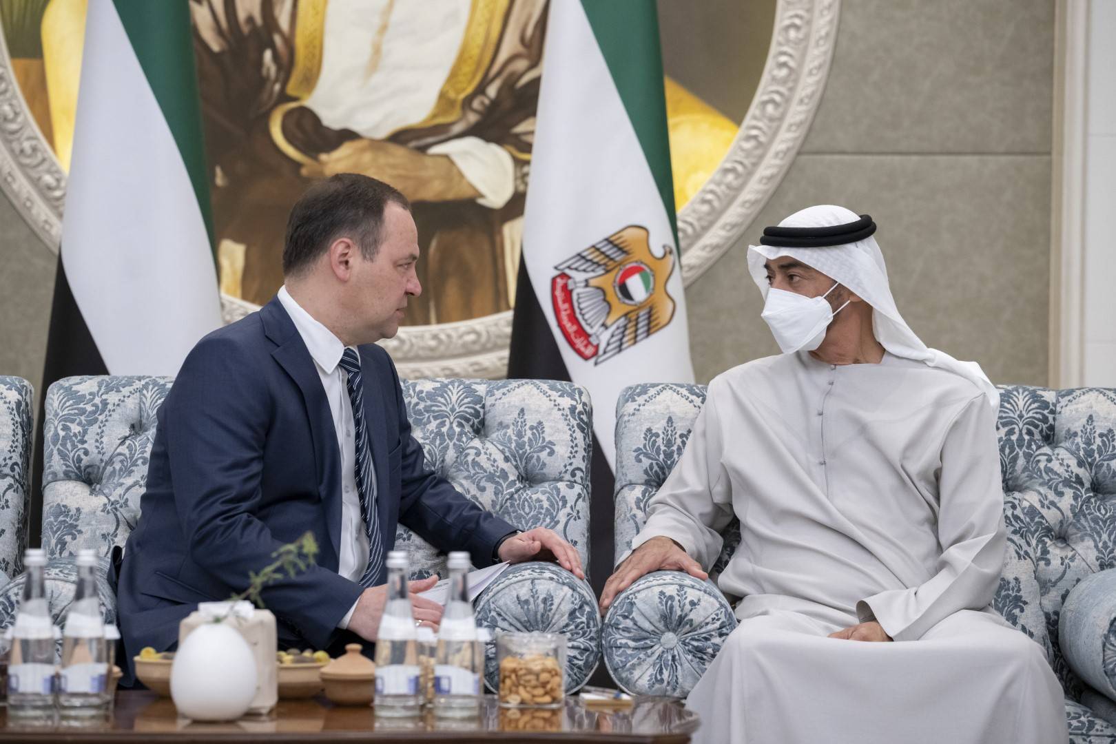 تلقي العزاء في الشيخ خليفة بن زايد