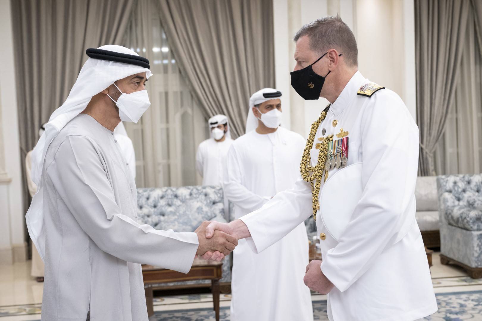 تلقي العزاء في الشيخ خليفة بن زايد