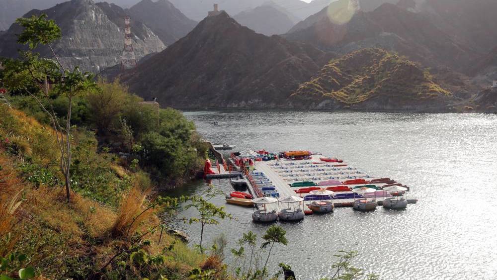 سد الرفيصة..استراحة بين جبال خورفكان