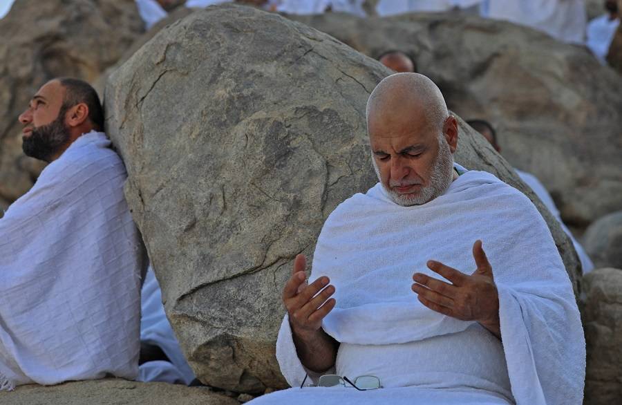 ضيوف الرحمن على جبل عرفات