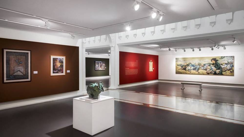 متحف الشارقة للفنون دُرّة الإمارة الباسمة