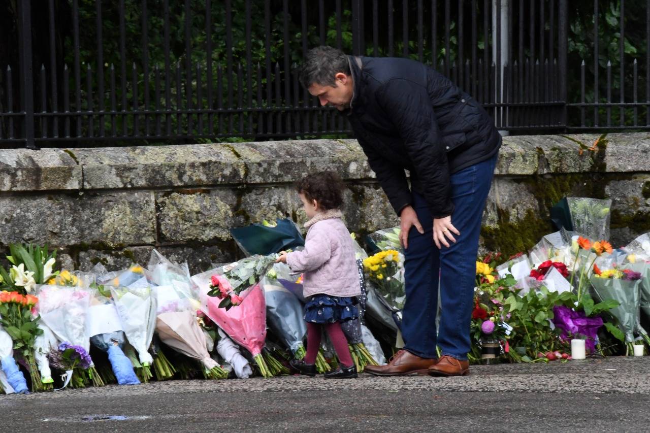 حزن وحداد في بريطانيا بعد وفاة الملكة إليزابيث الثانية