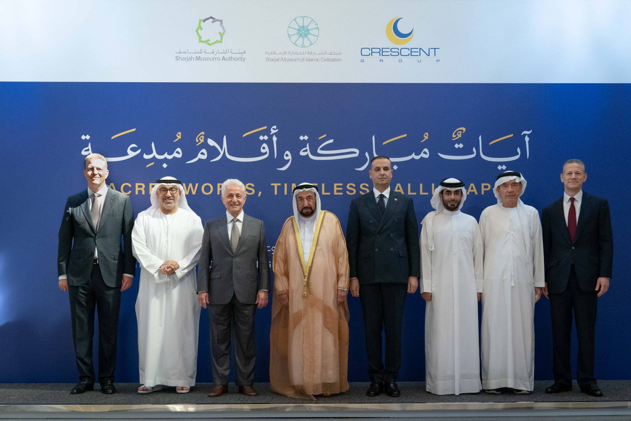 سلطان يفتتح معرض «آيات مباركة وأقلام مبدعة»