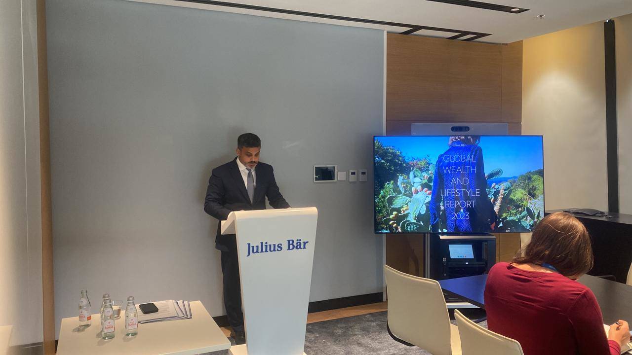 جوليوس باير