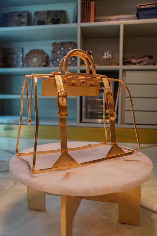 الفنان الإيطالي جو بريسانا يفتتح أول صالة لتصاميمه في دبي