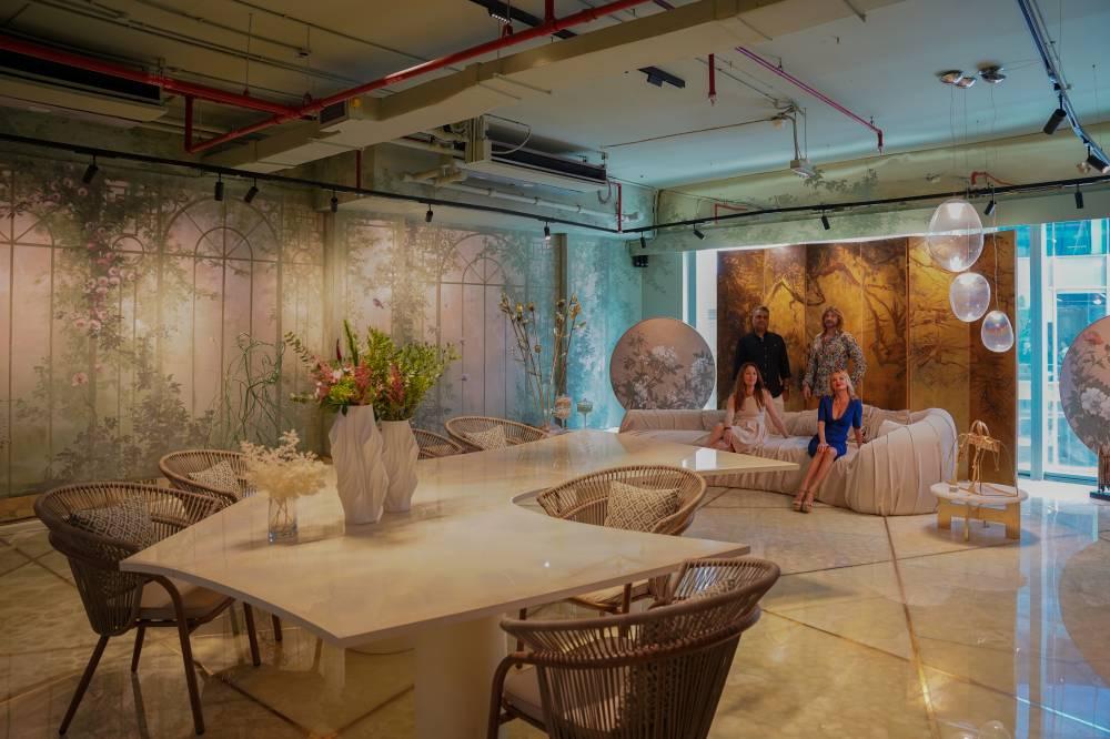 الفنان الإيطالي جو بريسانا يفتتح أول صالة لتصاميمه في دبي