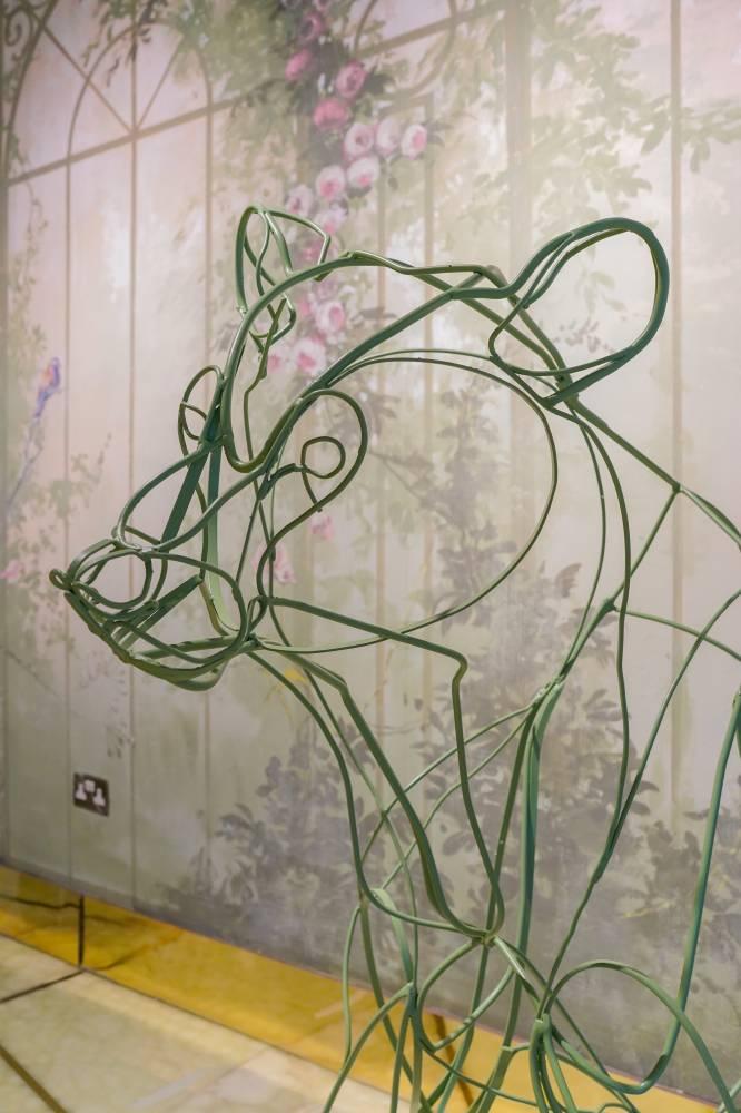 الفنان الإيطالي جو بريسانا يفتتح أول صالة لتصاميمه في دبي